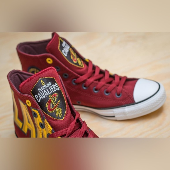 Converse chuck Taylor’s Cleveland Cavaliers High-Top Sneakers - Picture 4 of 4